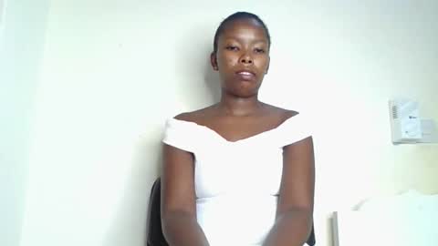 Snapshot of lustrousnerd chatting on 09-13-25, 04:12 Noreh online show from 09-13-25, 04:12