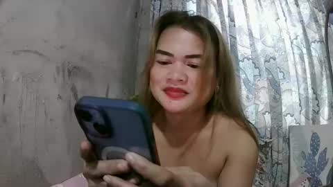 Snapshot of lusty_babe25 chatting on 02-27-26, 06:13 Flora Mae online show from 02-27-26, 06:13