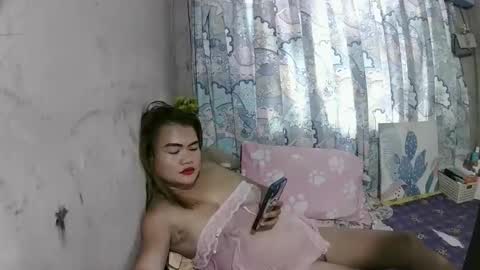 Snapshot of lusty_babe25 chatting on 03-04-26, 05:57 Flora Mae online show from 03-04-26, 05:57