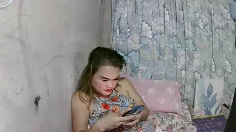 Snapshot of lusty_babe25 chatting on 03-09-26, 10:08 Flora Mae online show from 03-09-26, 10:08