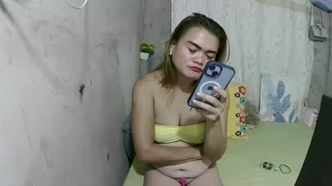 Snapshot of lusty_babe25 chatting on 03-15-26, 06:25 Flora Mae online show from 03-15-26, 06:25