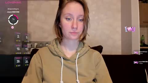 Snapshot of lusyagreenberg chatting on 10-28-25, 08:00 LusyaGreenberg online show from 10-28-25, 08:00