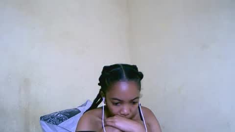 lutchia online show from 09-15-25, 12:32
