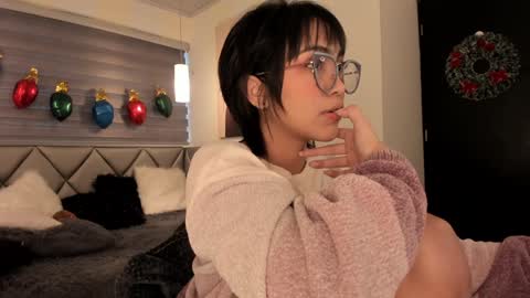 Lu online show from 12-22-24, 11:44