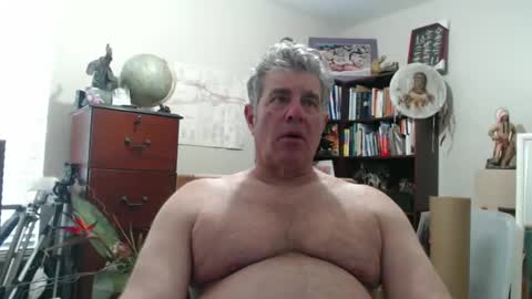 Snapshot of luv2bnakedallthetime chatting on 02-12-25, 05:05 Tony online show from 02-12-25, 05:05
