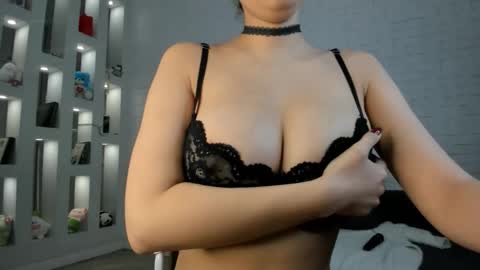 Yuna online show from 11-29-25, 03:31