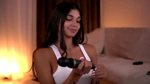 Snapshot of luvcaprice chatting on 07-21-26, 03:47 Caprice online show from 07-21-26, 03:47