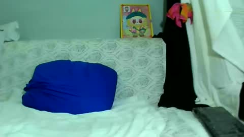 Bee Bee online show from 02-22-25, 03:23