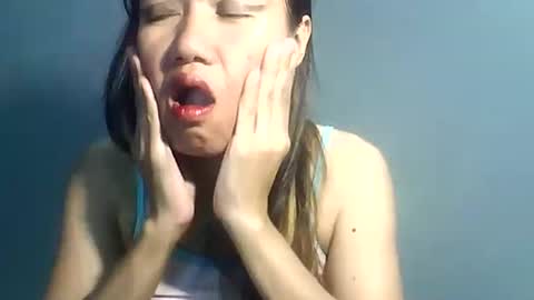 Bee Bee online show from 02-06-26, 04:06