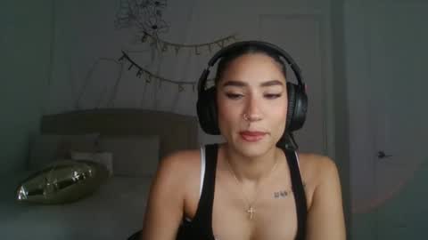 Liv 3 online show from 11-14-25, 01:04