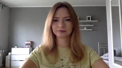 Millie online show from 09-26-25, 03:27