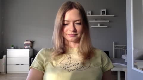 Millie online show from 10-19-25, 02:18