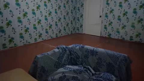 Snapshot of luxeboy_ chatting on 09-14-25, 07:02 Mike online show from 09-14-25, 07:02