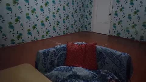 Snapshot of luxeboy_ chatting on 09-18-25, 08:22 Mike online show from 09-18-25, 08:22