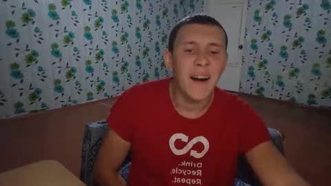 Snapshot of luxeboy_ chatting on 09-22-25, 08:33 Mike online show from 09-22-25, 08:33