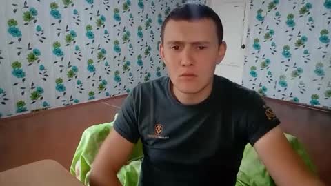 Snapshot of luxeboy_ chatting on 09-28-25, 09:47 Mike online show from 09-28-25, 09:47