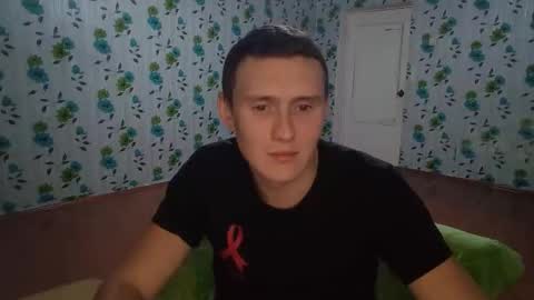 Snapshot of luxeboy_ chatting on 10-06-25, 07:11 Mike online show from 10-06-25, 07:11