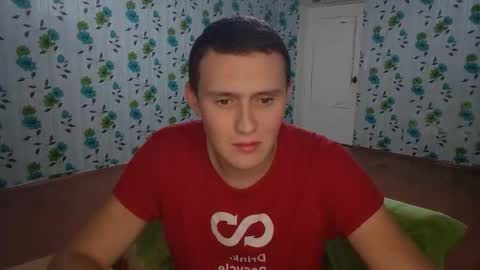 Snapshot of luxeboy_ chatting on 10-07-25, 06:49 Mike online show from 10-07-25, 06:49