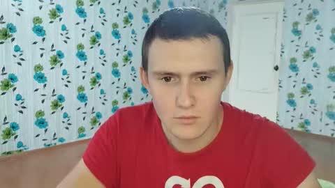 Snapshot of luxeboy_ chatting on 10-12-25, 08:13 Mike online show from 10-12-25, 08:13