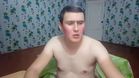 Snapshot of luxeboy_ chatting on 10-25-25, 09:09 Mike online show from 10-25-25, 09:09