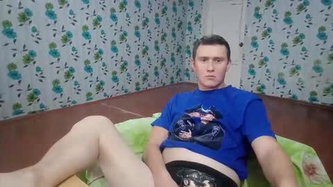 Snapshot of luxeboy_ chatting on 10-26-25, 09:15 Mike online show from 10-26-25, 09:15