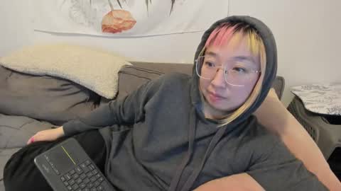 Snapshot of luxgray chatting on 12-05-24, 12:52 LuxGray online show from 12-05-24, 12:52