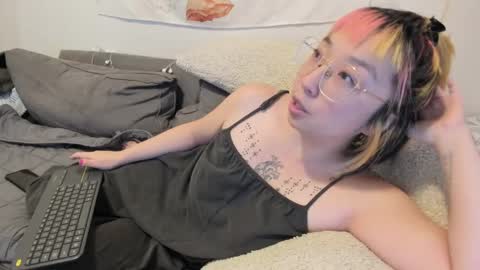 Snapshot of luxgray chatting on 12-05-24, 10:12 LuxGray online show from 12-05-24, 10:12