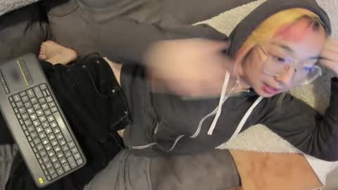 Snapshot of luxgray chatting on 12-10-24, 03:20 LuxGray online show from 12-10-24, 03:20