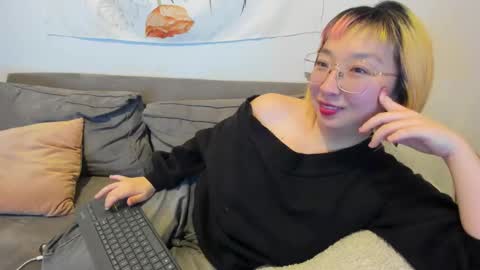 Snapshot of luxgray chatting on 01-18-25, 06:13 LuxGray online show from 01-18-25, 06:13