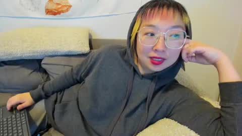 Snapshot of luxgray chatting on 02-01-25, 04:14 LuxGray online show from 02-01-25, 04:14