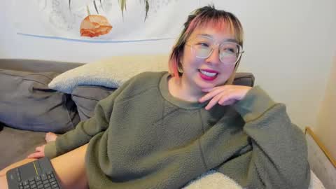 Snapshot of luxgray chatting on 02-09-25, 12:39 LuxGray online show from 02-09-25, 12:39