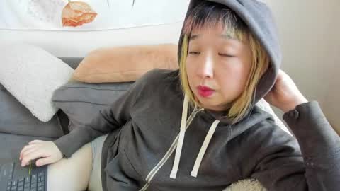 Snapshot of luxgray chatting on 02-26-25, 07:38 LuxGray online show from 02-26-25, 07:38