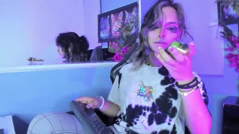 Luxiel 3 online show from 11-25-25, 10:54