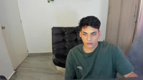Snapshot of luxrx chatting on 05-15-26, 06:59 luxrx online show from 05-15-26, 06:59