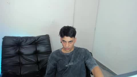 Snapshot of luxrx chatting on 05-19-26, 07:31 luxrx online show from 05-19-26, 07:31