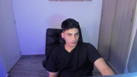Snapshot of luxrx chatting on 05-27-26, 07:22 luxrx online show from 05-27-26, 07:22