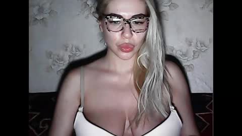 Snapshot of luxsonyastar chatting on 12-04-24, 07:56 LuxSonyaStar online show from 12-04-24, 07:56