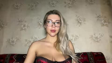 LuxSonyaStar online show from 11-15-25, 01:18