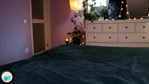 LuxureArt online show from 02-17-25, 10:47