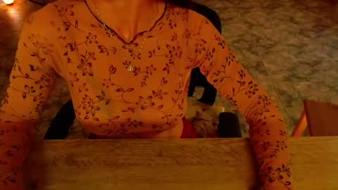 Snapshot of luxurydivine chatting on 04-26-26, 04:04 Liss online show from 04-26-26, 04:04