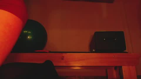 Snapshot of luxurydivine chatting on 05-30-26, 01:14 Liss online show from 05-30-26, 01:14
