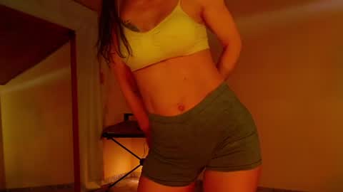 Snapshot of luxurydivine chatting on 06-29-26, 02:06 Liss online show from 06-29-26, 02:06