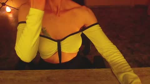Snapshot of luxurydivine chatting on 07-11-26, 03:53 Liss online show from 07-11-26, 03:53