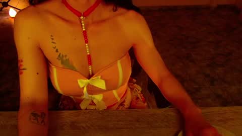 Snapshot of luxurydivine chatting on 07-19-26, 09:40 Liss online show from 07-19-26, 09:40