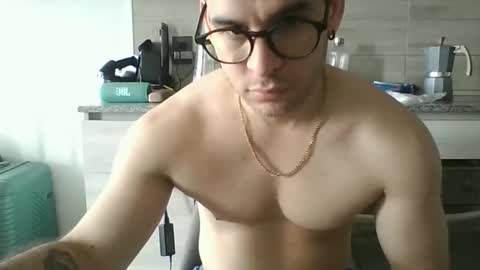 Snapshot of luzardol chatting on 10-18-25, 03:46 luzardol online show from 10-18-25, 03:46