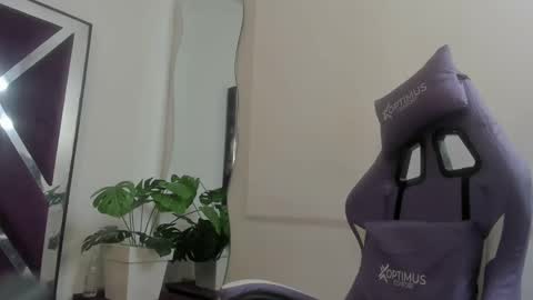 luzenaasm online show from 11-03-25, 04:14