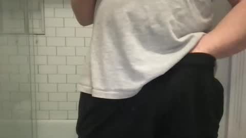 lvguynextdoor440656 online show from 05-12-26, 01:36