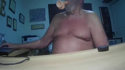 Snapshot of lvrimmer chatting on 02-15-26, 11:30 lvrimmer online show from 02-15-26, 11:30