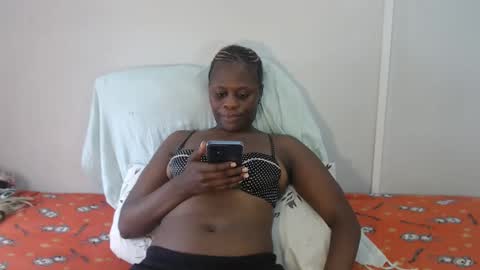 LWANDLE17 online show from 02-05-25, 07:39