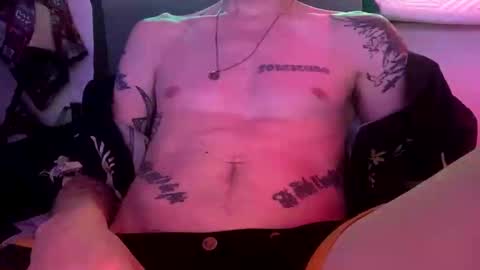 Snapshot of lwooda chatting on 10-25-25, 11:07 lwooda online show from 10-25-25, 11:07